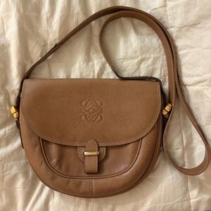 LOEWE vintage anagram saddle bag. Pebbled brown leather, crossbody